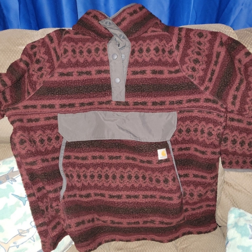 Women's carhartt pullover size xl